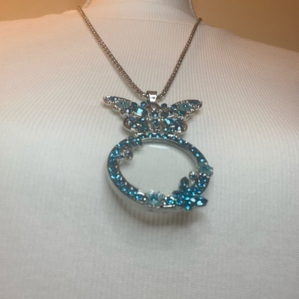 Austrian Crystal magnifying pendant necklace - Picture 4 of 6